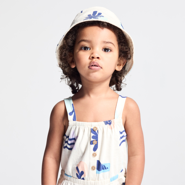 قبعة بوجهين للأولاد، اللون بيج.